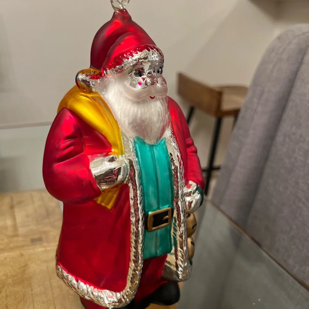 Department 56 celebrate holidays